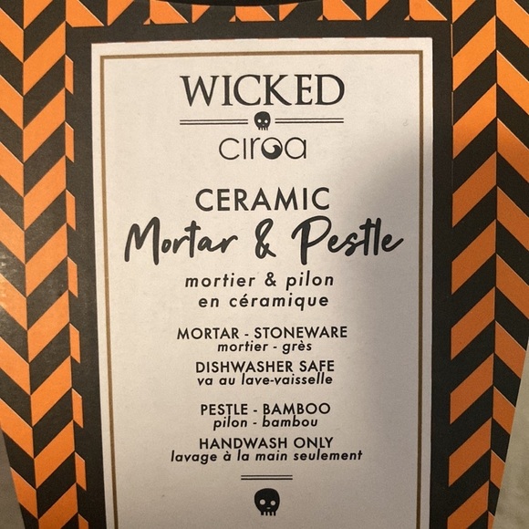 Halloween Poison Mortar and Pestle - Picture 3 of 5